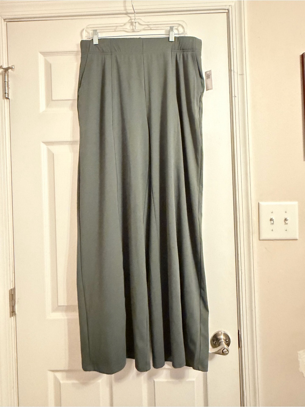 Old Navy Olive Wide-Leg Pants - Flowing Palazzo Style